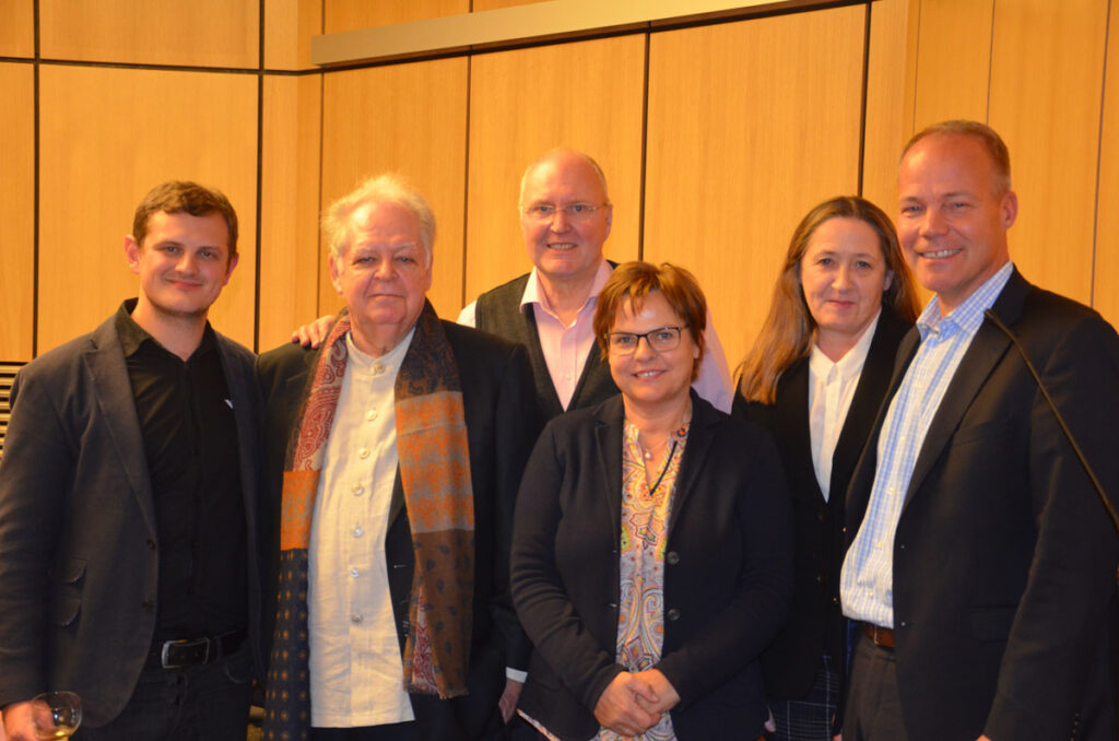 Der alte Vorstand mit Matthias Miersch, MdB | Foto: Burghardt Dierker-Ochs